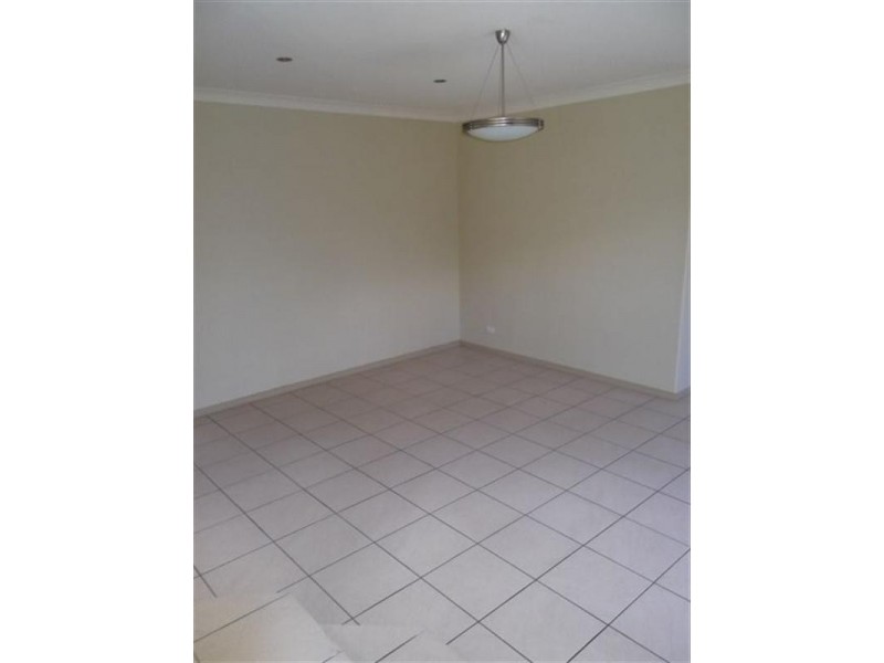 2/238 Government Road, Labrador QLD 4215