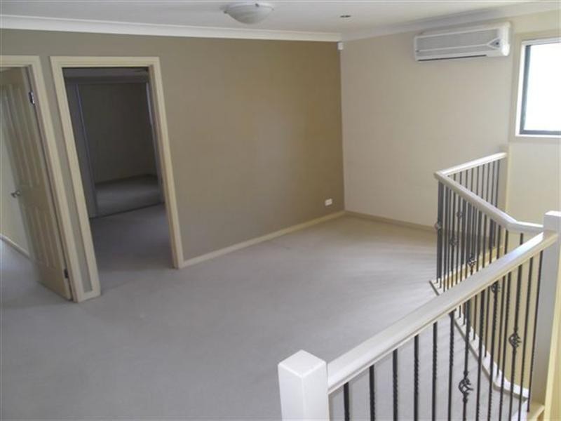 2/238 Government Road, Labrador QLD 4215