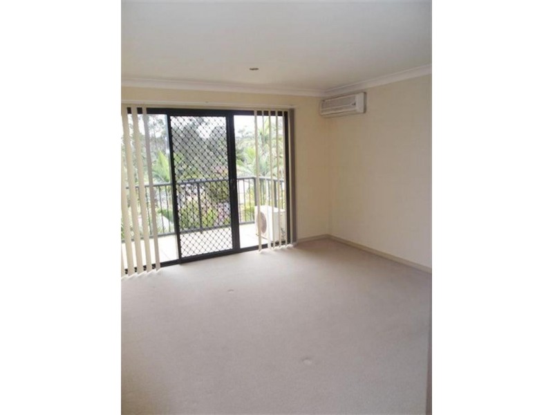 2/238 Government Road, Labrador QLD 4215