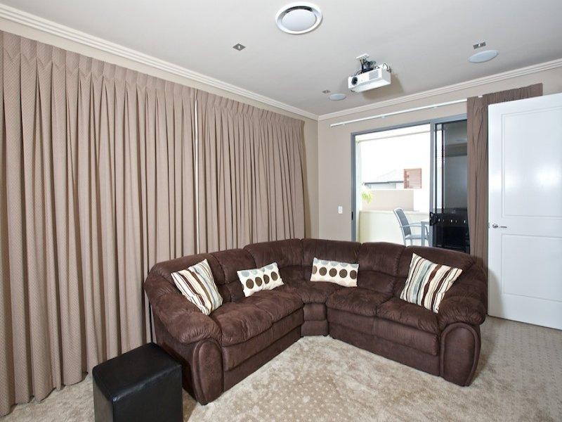 6187 Bolsena Court, Hope Island QLD 4212