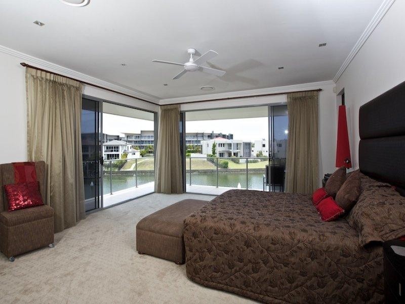 6187 Bolsena Court, Hope Island QLD 4212