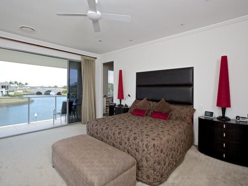 6187 Bolsena Court, Hope Island QLD 4212