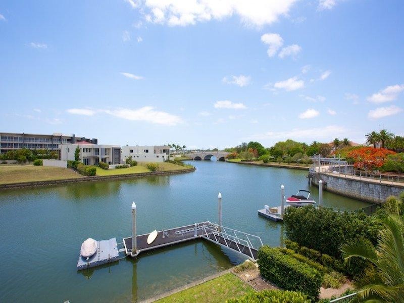 6187 Bolsena Court, Hope Island QLD 4212