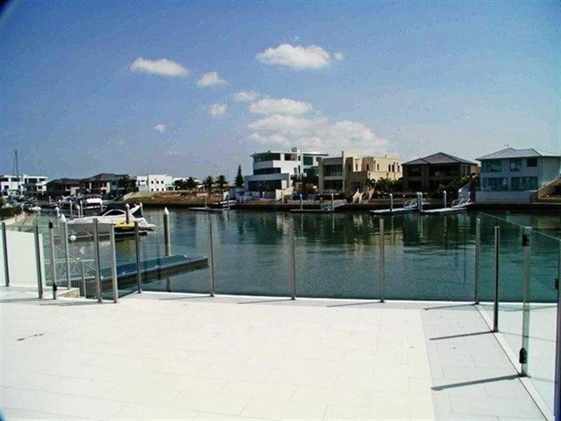 Sovereign Islands QLD 4216