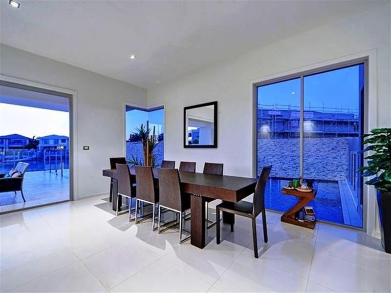 Sovereign Islands QLD 4216