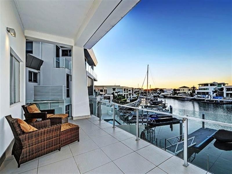 Sovereign Islands QLD 4216