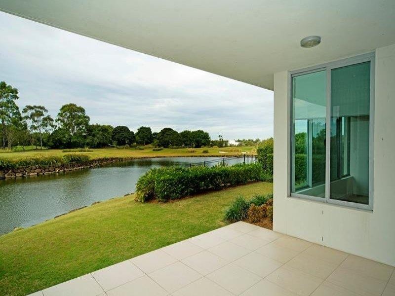 7513 Springfield Drive, Hope Island QLD 4212