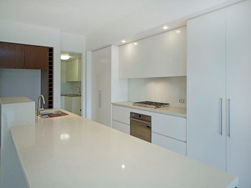 7513 Springfield Drive, Hope Island QLD 4212