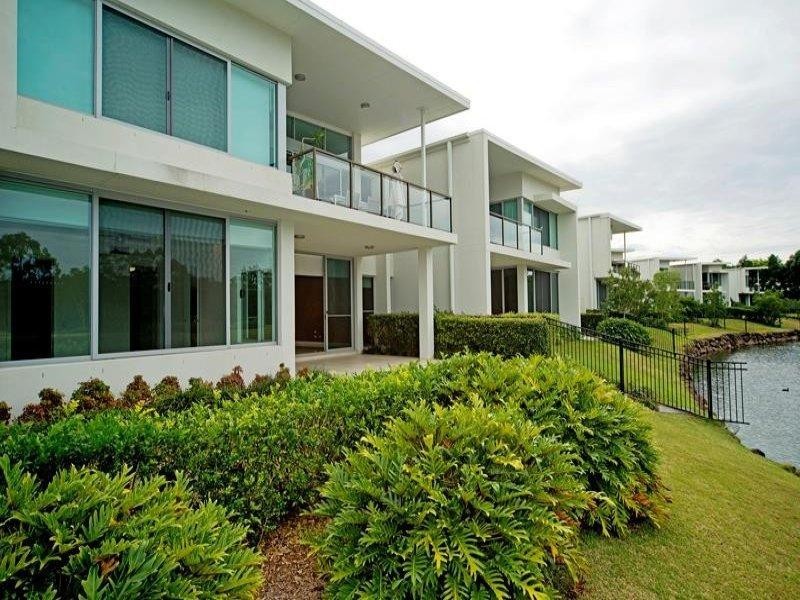 7513 Springfield Drive, Hope Island QLD 4212