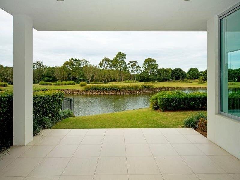 7513 Springfield Drive, Hope Island QLD 4212