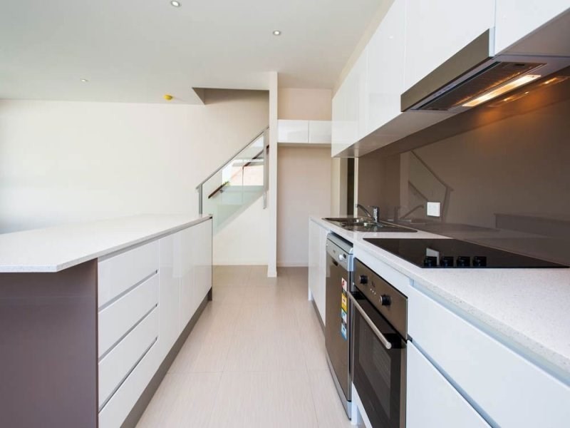 1/10 Compass Drive, Biggera Waters QLD 4216