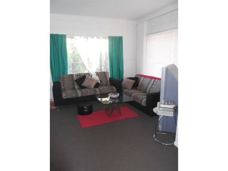 2/15 Waratah Avenue, Biggera Waters QLD 4216