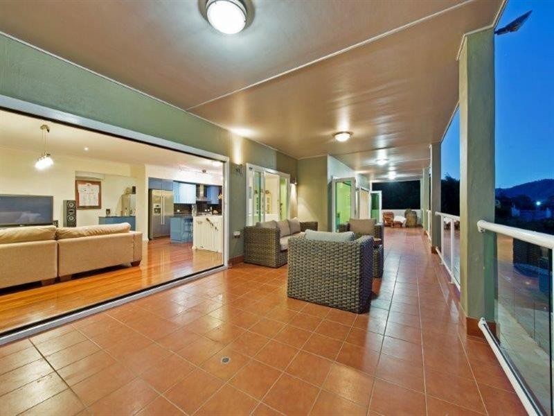 15 Polo Close, Wongawallan QLD 4210