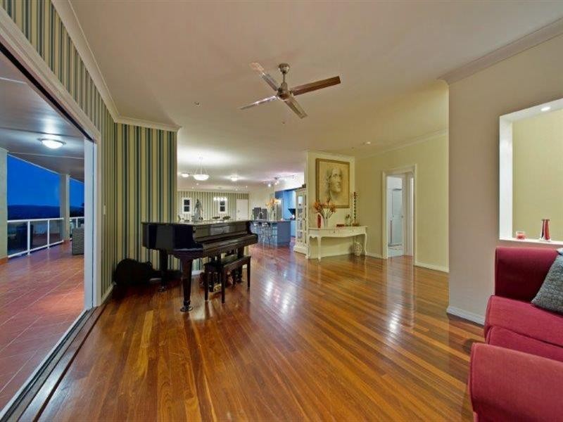 15 Polo Close, Wongawallan QLD 4210