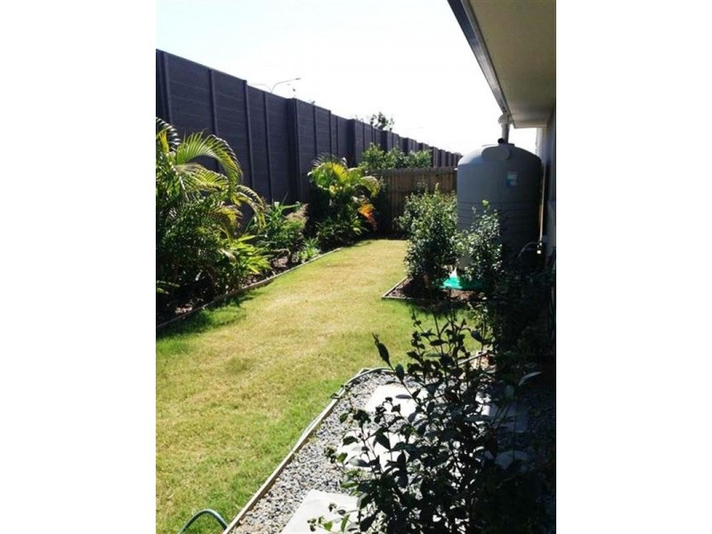 44 Azure Way, Hope Island QLD 4212