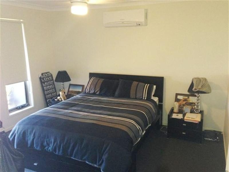 44 Azure Way, Hope Island QLD 4212
