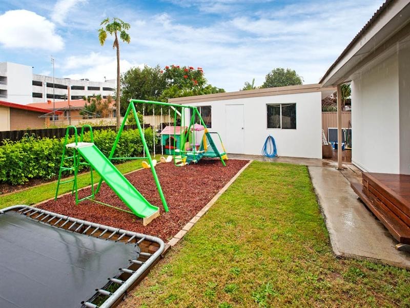 6 Matina Street, Biggera Waters QLD 4216