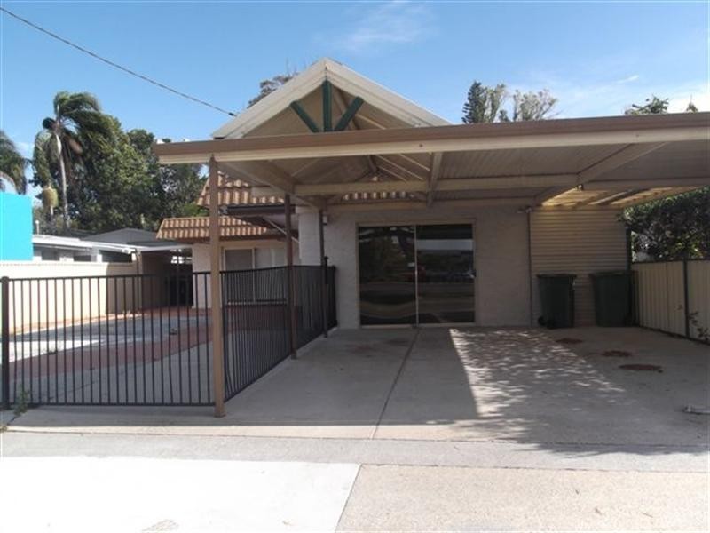 188 Brisbane Road, Labrador QLD 4215