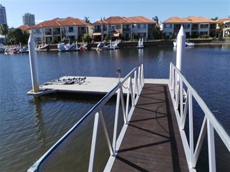 7 Chesterfield Place, Runaway Bay QLD 4216