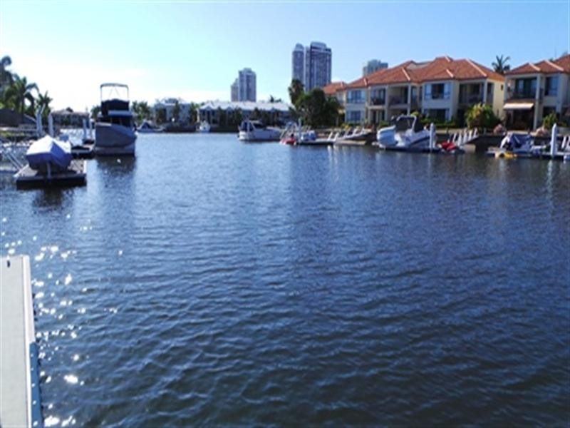 7 Chesterfield Place, Runaway Bay QLD 4216