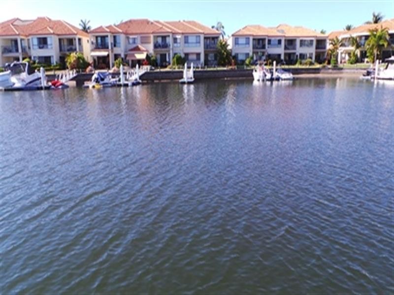 7 Chesterfield Place, Runaway Bay QLD 4216