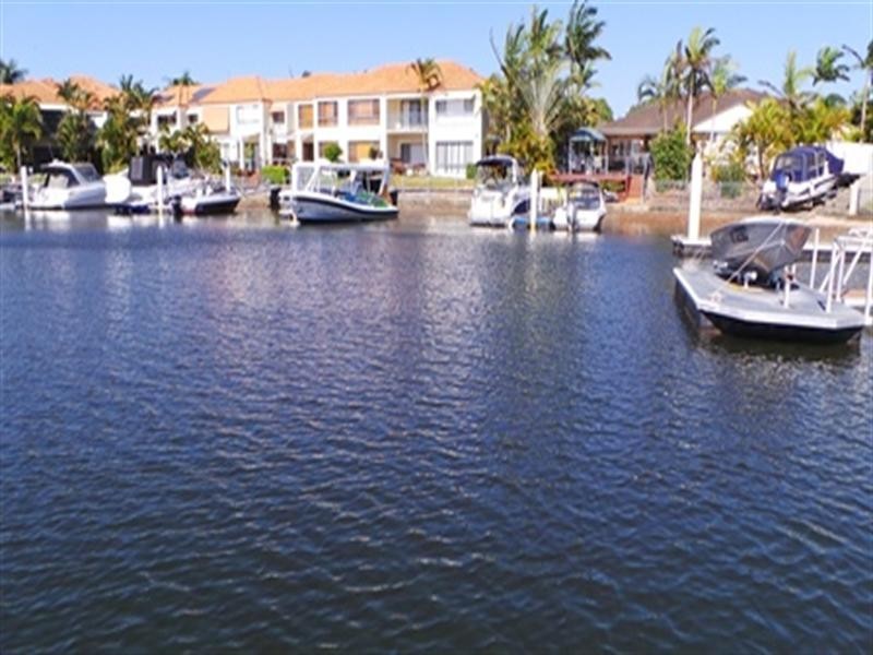 7 Chesterfield Place, Runaway Bay QLD 4216