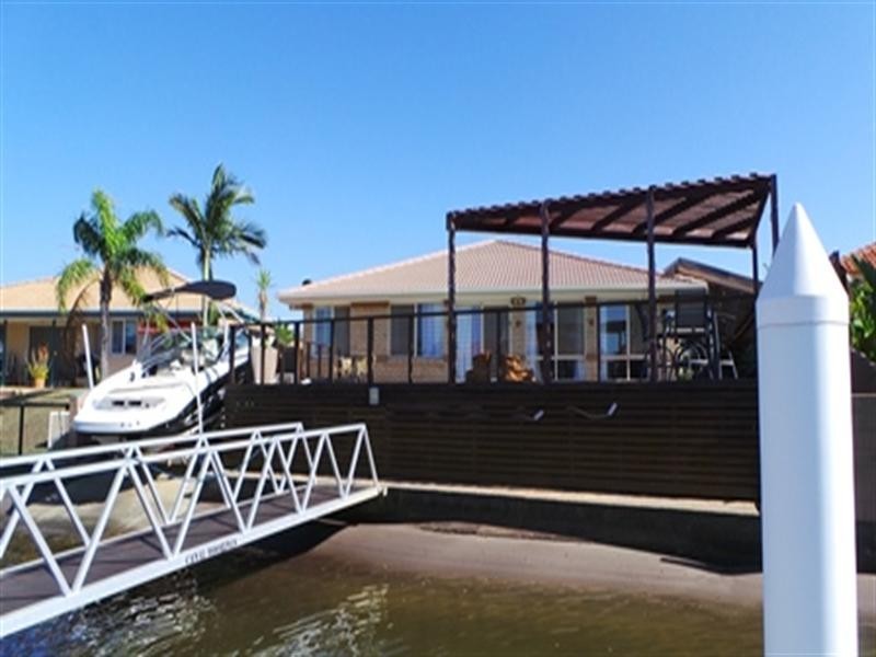 7 Chesterfield Place, Runaway Bay QLD 4216