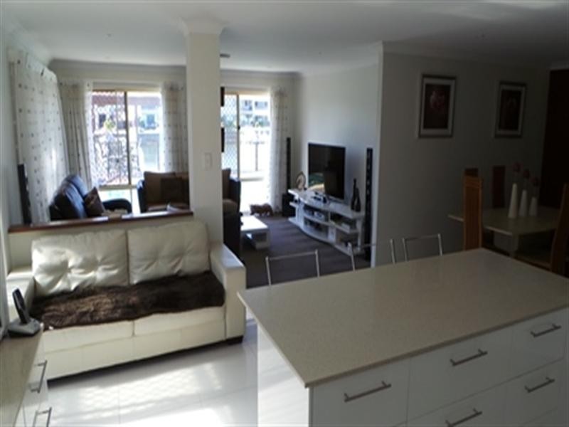 7 Chesterfield Place, Runaway Bay QLD 4216