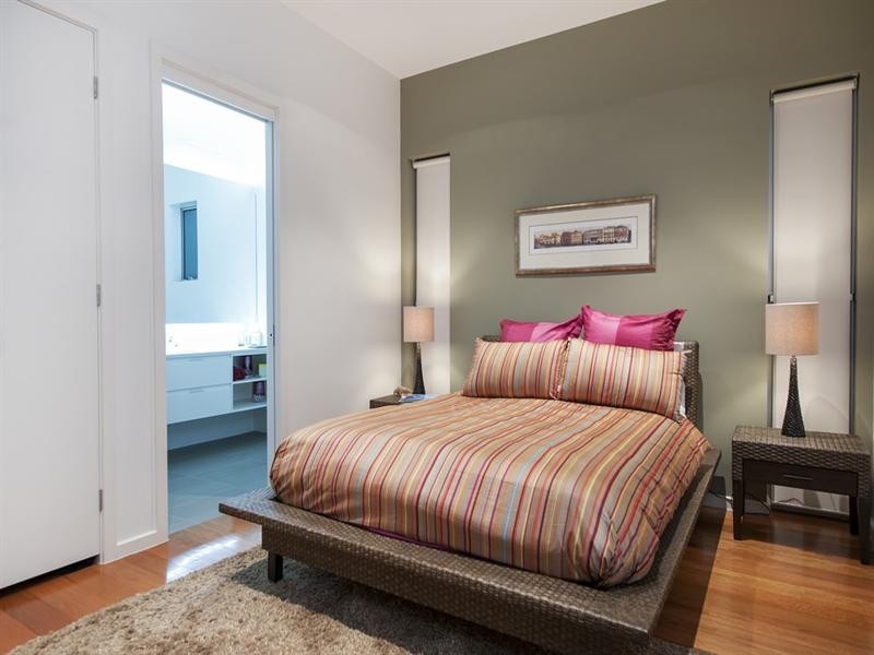 28 Royal Albert Crescent, Sovereign Islands QLD 4216