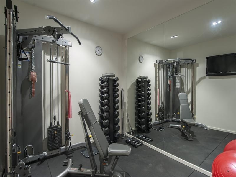 28 Royal Albert Crescent, Sovereign Islands QLD 4216