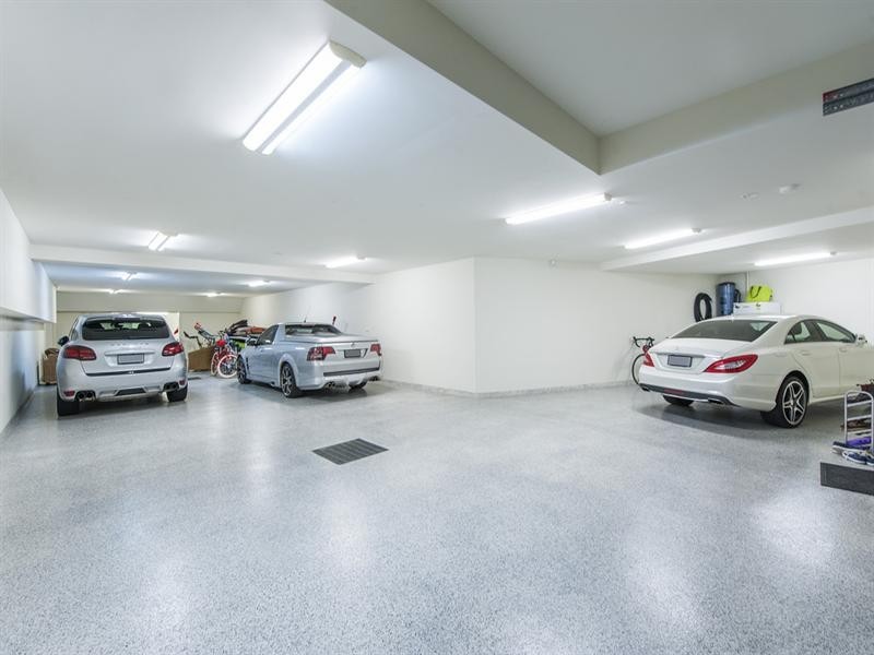 28 Royal Albert Crescent, Sovereign Islands QLD 4216