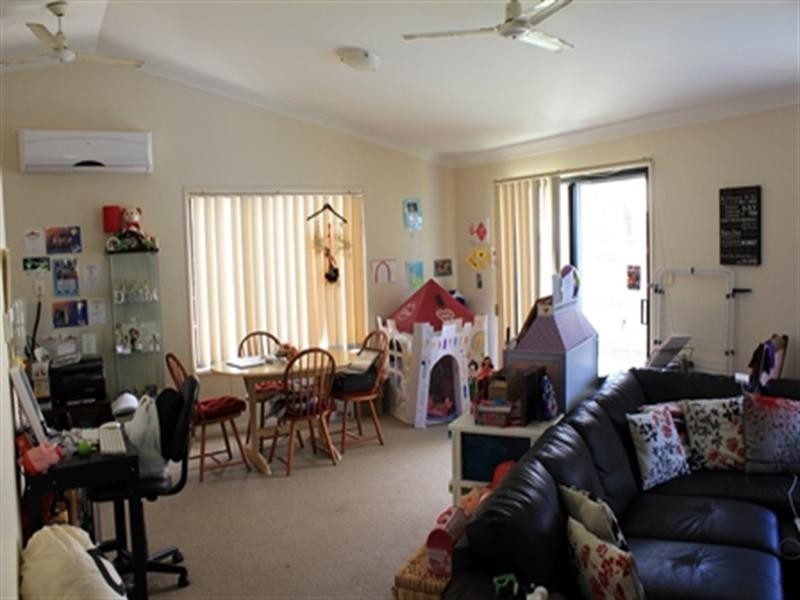 35 Serafina Drive, Helensvale QLD 4212