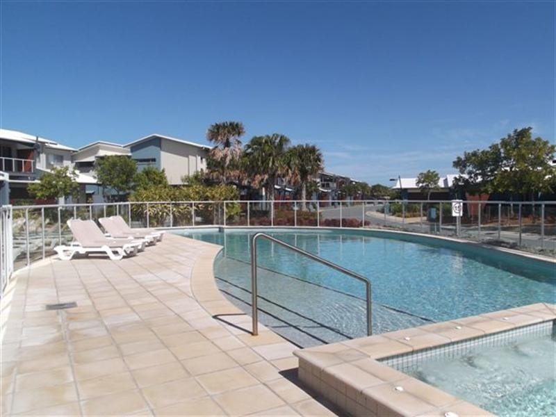 31/1 Manacor Place, Runaway Bay QLD 4216