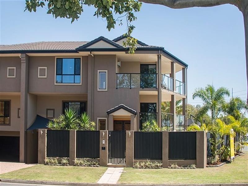 1/1 Oleander Avenue, Biggera Waters QLD 4216