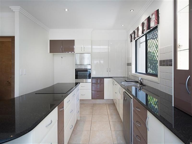 1/1 Oleander Avenue, Biggera Waters QLD 4216