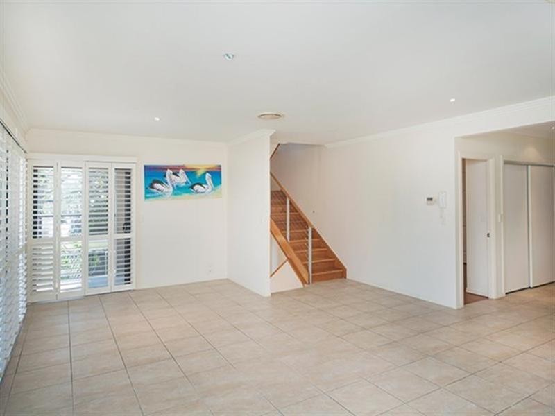 1/1 Oleander Avenue, Biggera Waters QLD 4216