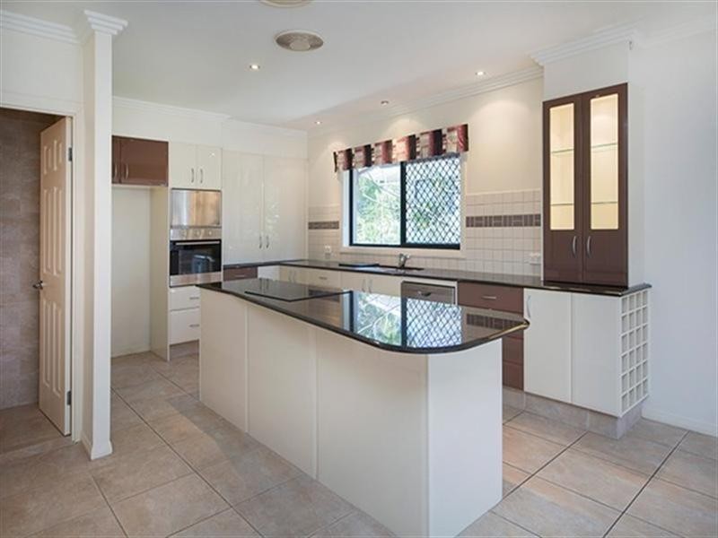 1/1 Oleander Avenue, Biggera Waters QLD 4216