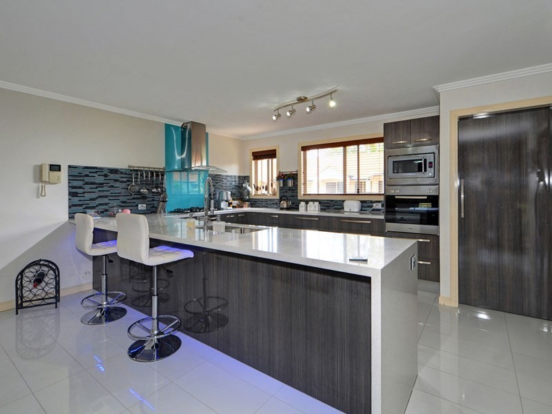 32 John Lund Drive, Hope Island QLD 4212