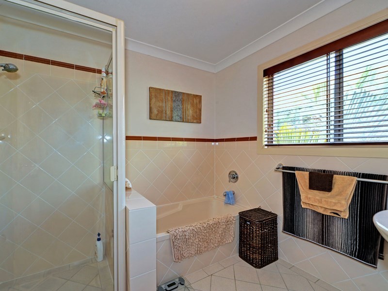 32 John Lund Drive, Hope Island QLD 4212