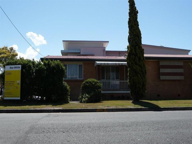 2 Helena Street, Biggera Waters QLD 4216