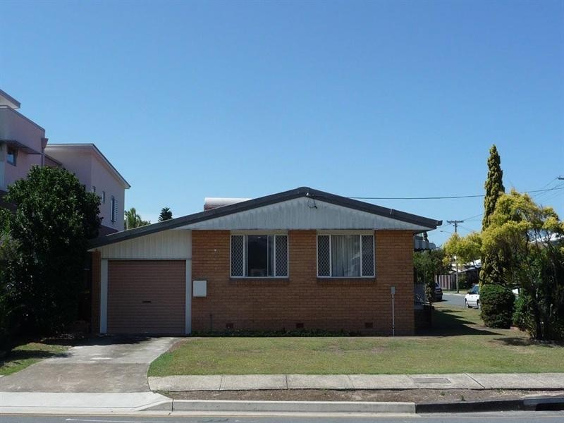 2 Helena Street, Biggera Waters QLD 4216