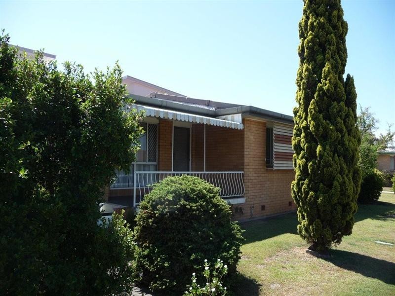 2 Helena Street, Biggera Waters QLD 4216