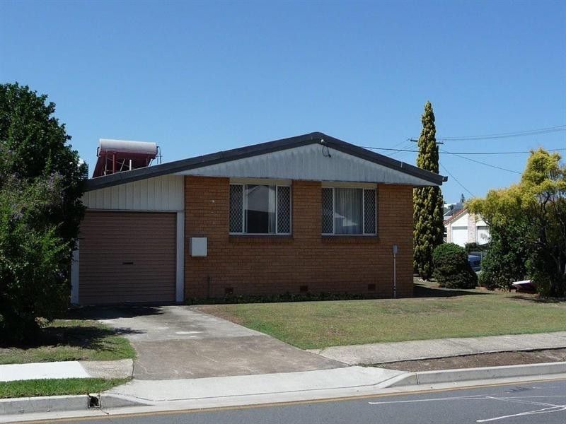 2 Helena Street, Biggera Waters QLD 4216