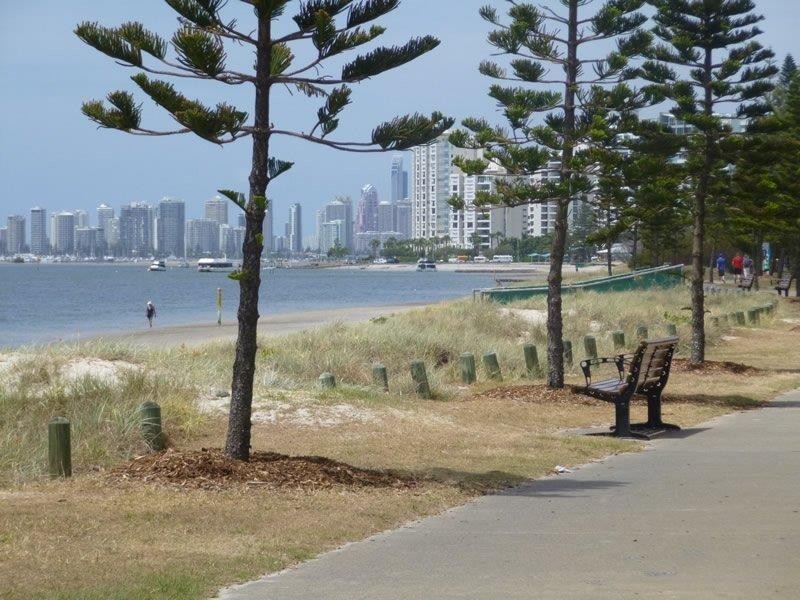 2 Helena Street, Biggera Waters QLD 4216