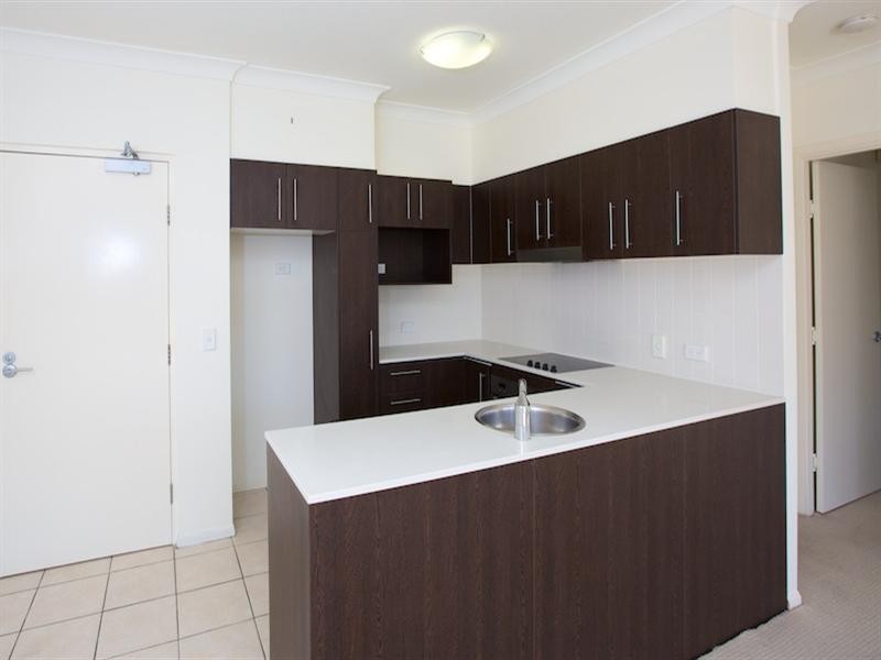 18/5 Carey Lane, Southport QLD 4215