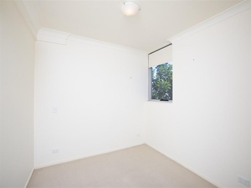 18/5 Carey Lane, Southport QLD 4215