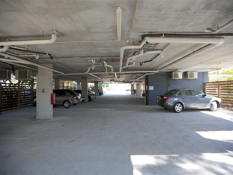 18/5 Carey Lane, Southport QLD 4215