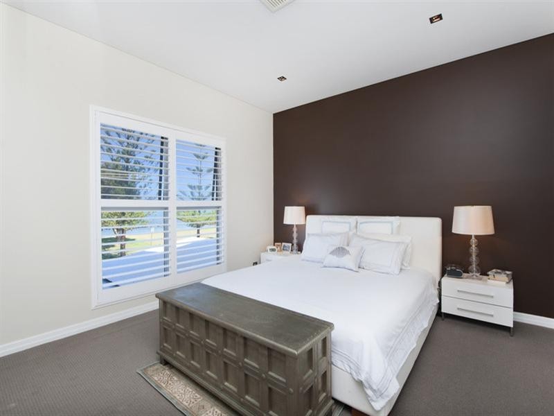 5/32 Oatlands Esplanade, Runaway Bay QLD 4216