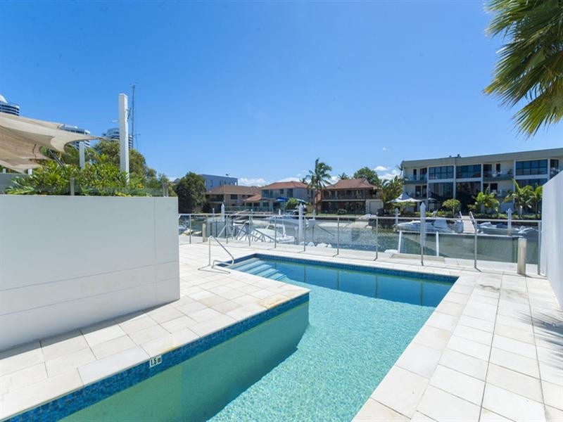 5/32 Oatlands Esplanade, Runaway Bay QLD 4216