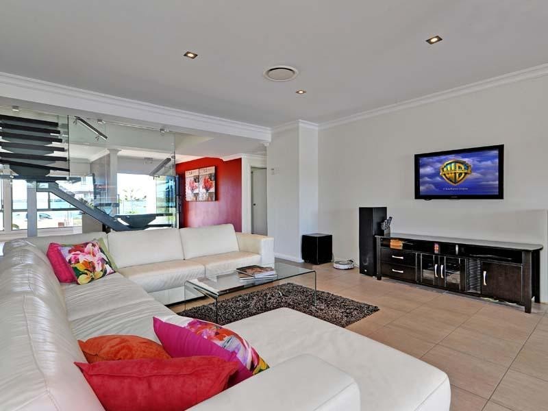 16 James Cook Esplanade, Hollywell QLD 4216